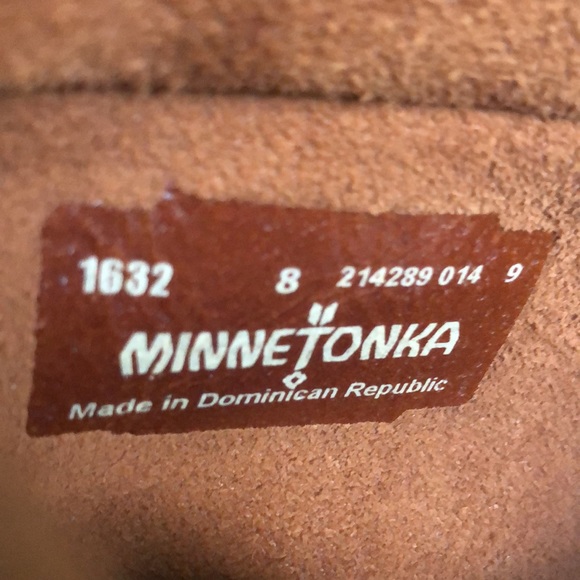 Minnetonka Three Layer Fringe Boot Style Moccasins-Sz 8-PullOn Style-Carmel - Picture 11 of 16